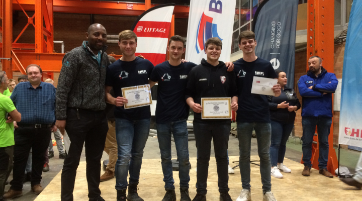 Equipe gagnante défi structure